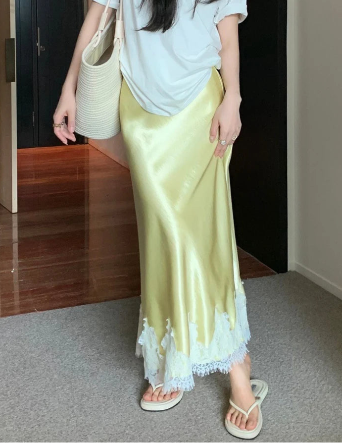 PELINA SATIN SKIRT