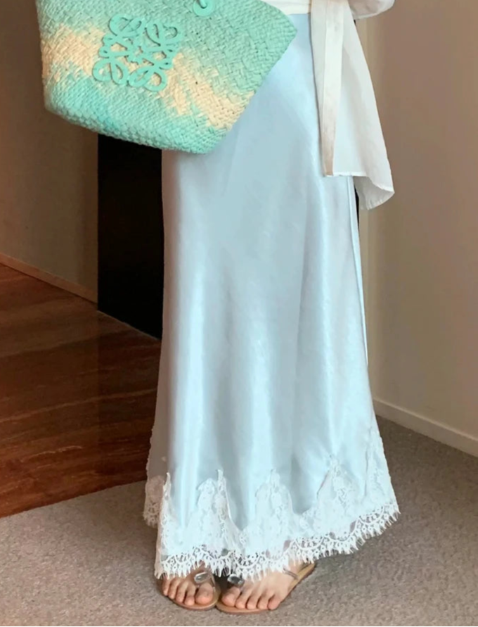 PELINA SATIN SKIRT