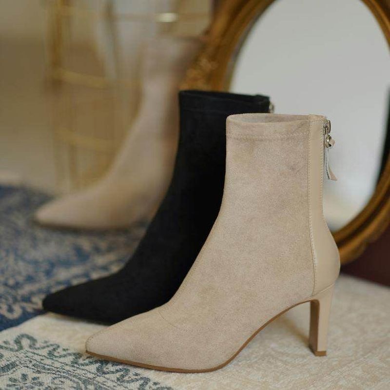 AMINE HEELS