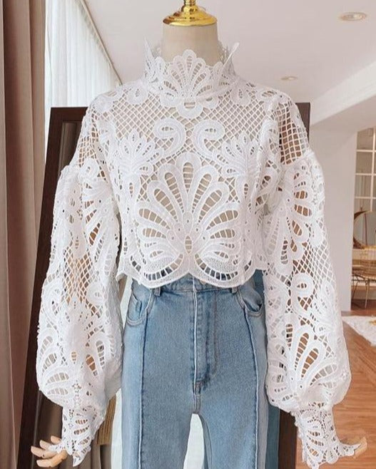 VINTAGE CROP WHITE BLOUSE