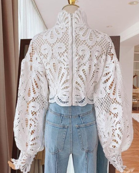 VINTAGE CROP WHITE BLOUSE